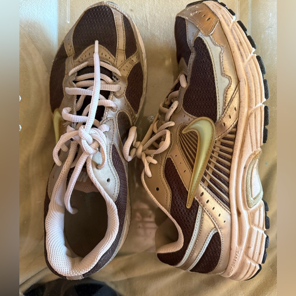 Nike Impact Groove Shoes